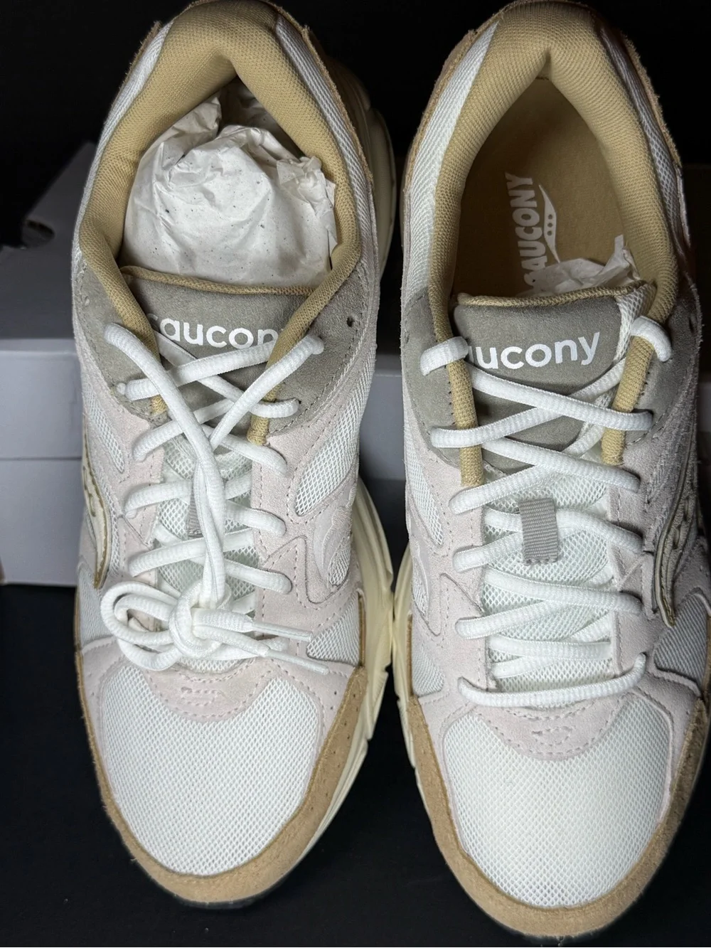 Saucony Men’s Ride Millennium Sneakers — White & Tan size 9.5m